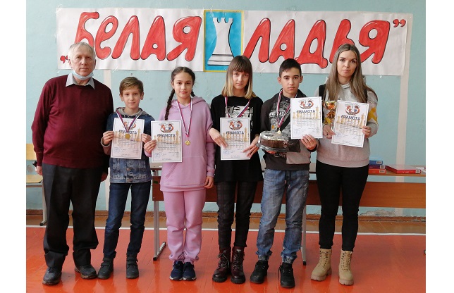 Komanda pobeditelnitsa shk 19